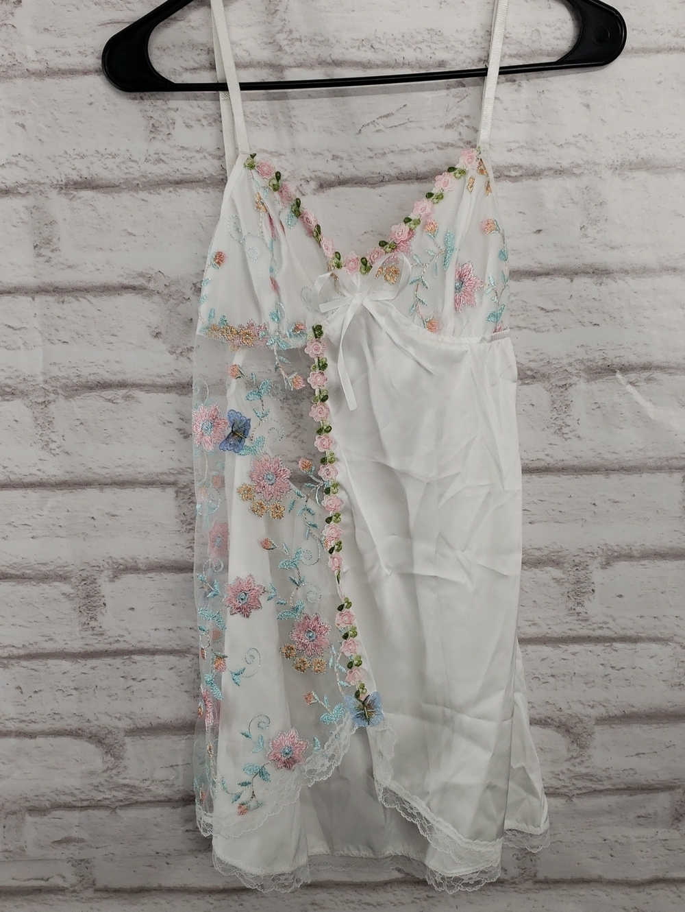 Floral Embroidered White Lace Slip Dress. NWOT. Unk Brand. Medium. With G-String
